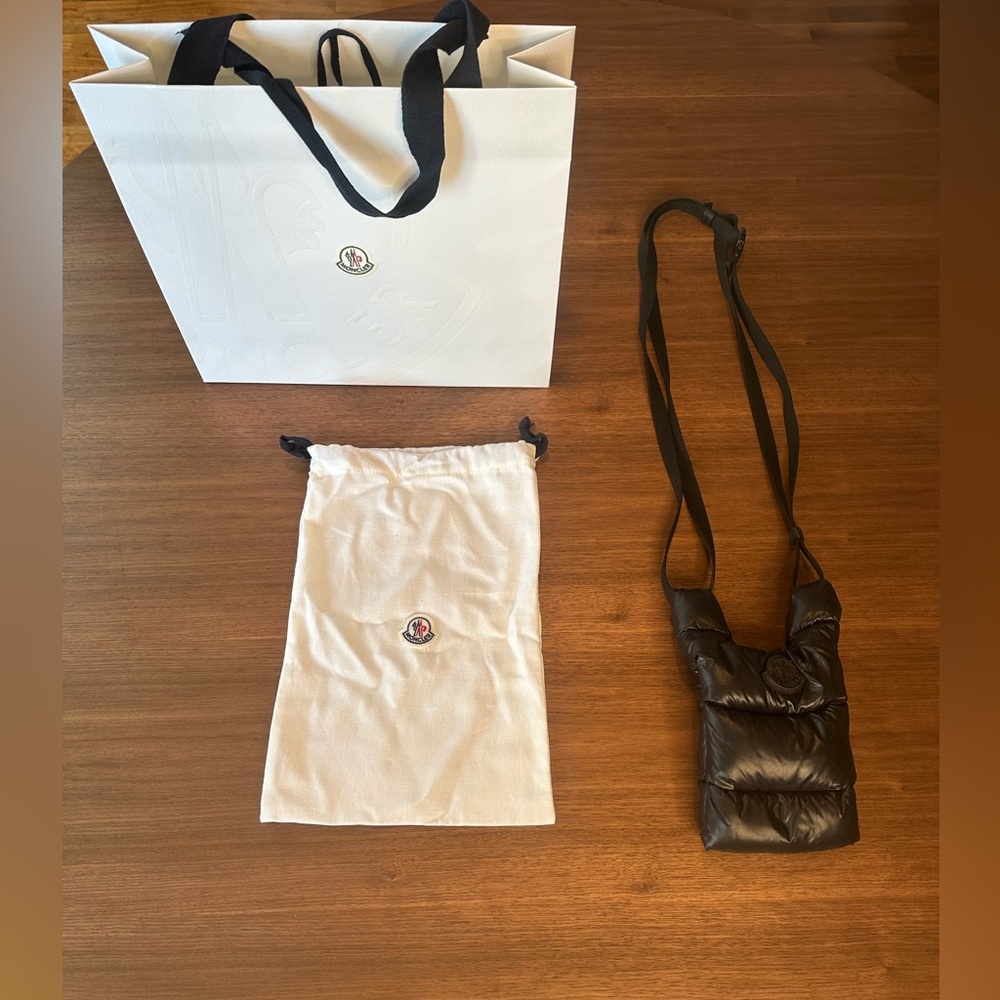 Moncler Logo Patch Padded Quilted Puffer Crossbody Black Legere Bucket Bag